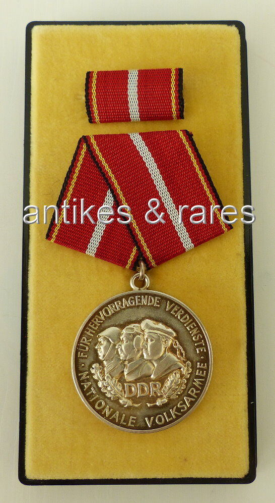 Verdienstmedaille der NVA in 900 Silber, 1960-68 vgl. Band I Nr. 146 d Punze 4 Verdienstmedaille der NVA in 900 Silber, 1960-68 vgl. Band I Nr. 146 d Punze 4