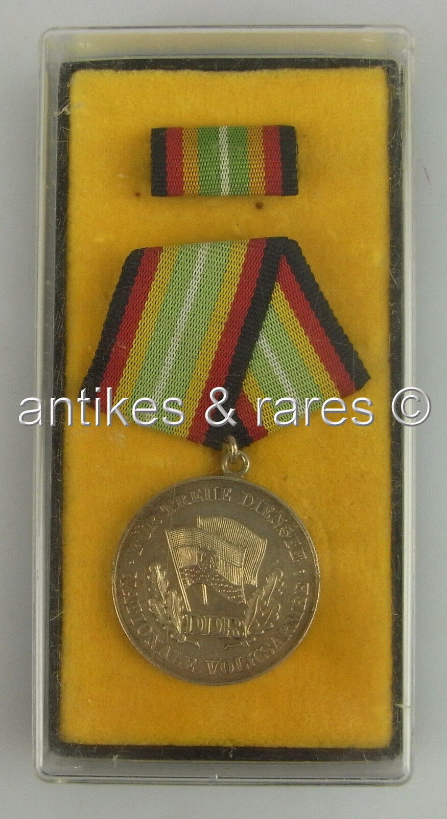 Medaille treue Dienste in der NVA in 900 Ag Silber, Punze 5 vgl. Band I Nr. 150e Medaille treue Dienste in der NVA in 900 Ag Silber, Punze 5 vgl. Band I Nr. 150e