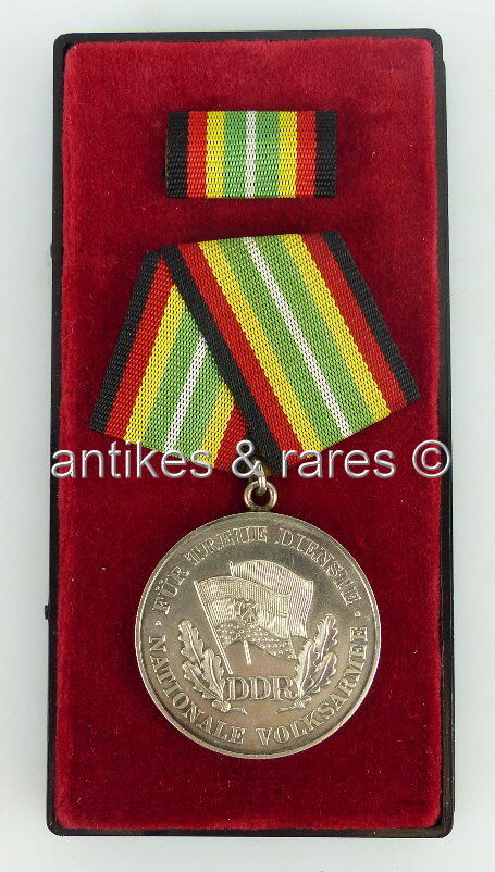 Medaille für treue Dienste in der NVA in 900 Silber, Punze 3 (Orden770) Medaille für treue Dienste in der NVA in 900 Silber, Punze 3 (Orden770)