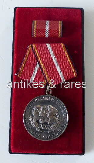 Verdienstmedaille der Nationalen Volksarmee in 900 Silber Punze 10 (Orden757) Verdienstmedaille der Nationalen Volksarmee in 900 Silber Punze 10 (Orden757)