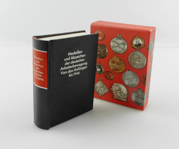 e12100 Minibuch Medaillen und Abzeichen der deutschen Arbeiterbewegung bis 1946