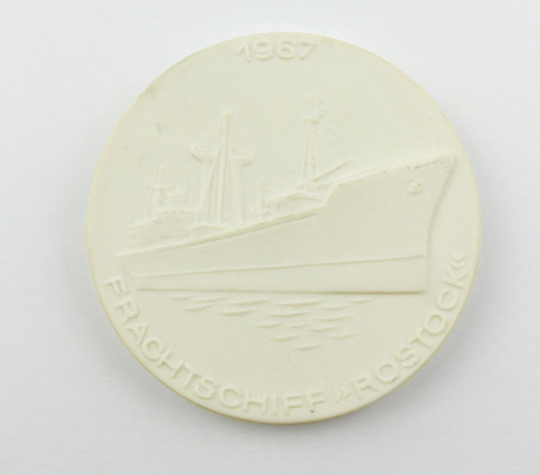 e12127 Meissen Medaille Frachtschiff Rostock 1967 Schifffahrtsmuseum Rostock